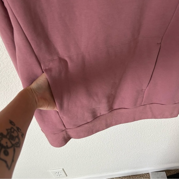 Fabletics Women’s Medium Dusty Rose Activewear, Mock Neck, Turtleneck Sweater - Picture 6 of 10